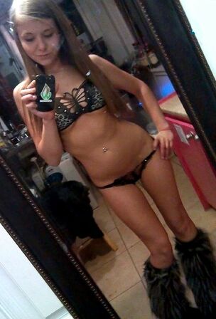 sexy college girl selfies